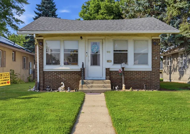 1st image of 1010 W 5th St, Sterling, IL 61081 | MLS# 12712641