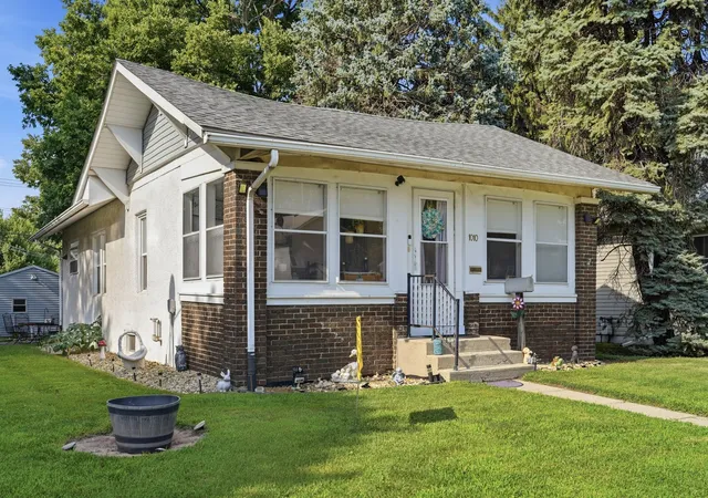 2nd image of 1010 W 5th St, Sterling, IL 61081 | MLS# 12712641
