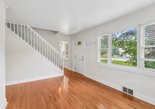 Photo 3 of Single family home for sale at 4811 Roslyn Rd, Downers Grove, IL 60515 | MLS# 12712646 | Listing updated on 2026-09-22