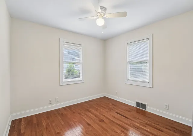 Photo 3 of Single family home for sale at 4811 Roslyn Rd, Downers Grove, IL 60515 | MLS# 12712646 | Listing updated on 2026-10-07