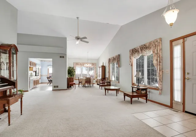 Photo 2 of Townhouse for sale at 5553 Foxwoods Dr, Oak Lawn, IL 60453 | MLS# 12712709 | Listing updated on 2026-09-12