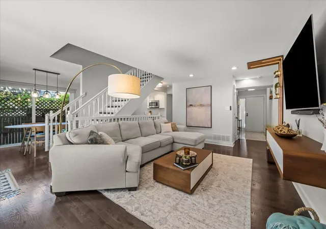 4th image of 1569 Winnetka Rd, Glenview, IL 60025 | MLS# 12712733