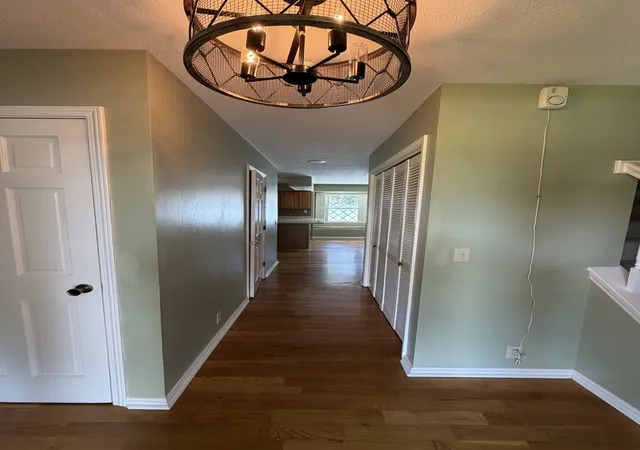 Photo 3 of Single family home for sale at 42 Hilanoa Dr, Metropolis, IL 62960 | MLS# 12712758 | Listing updated on 2026-09-15