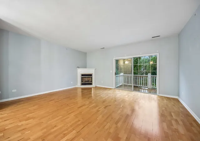 Photo 4 of Sale Pending at 34435 N Old Walnut Cir #306, Gurnee, IL 60031 | MLS# 12712763 | Listing updated on 2026-09-19