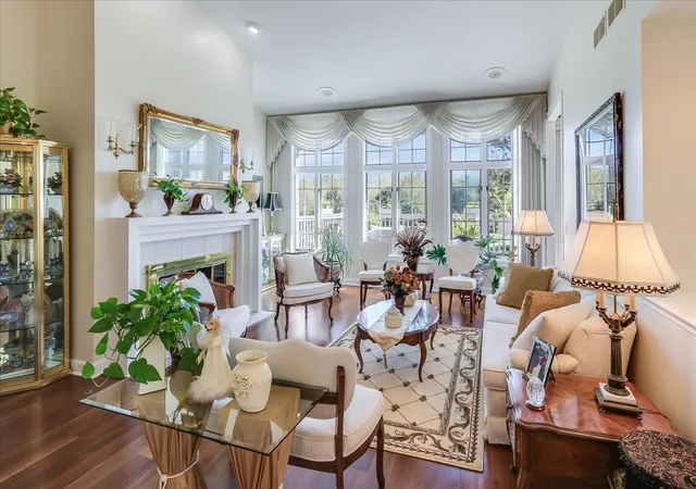 Photo 3 of Single family home for sale at 8 Canterbury Ct, Lake In The Hills, IL 60156 | MLS# 12712784 | Listing updated on 2026-10-07