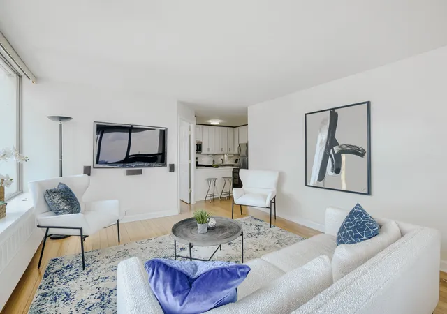 3rd image of 1455 N Sandburg Ter #2009, Chicago, IL 60610 | MLS# 12712810