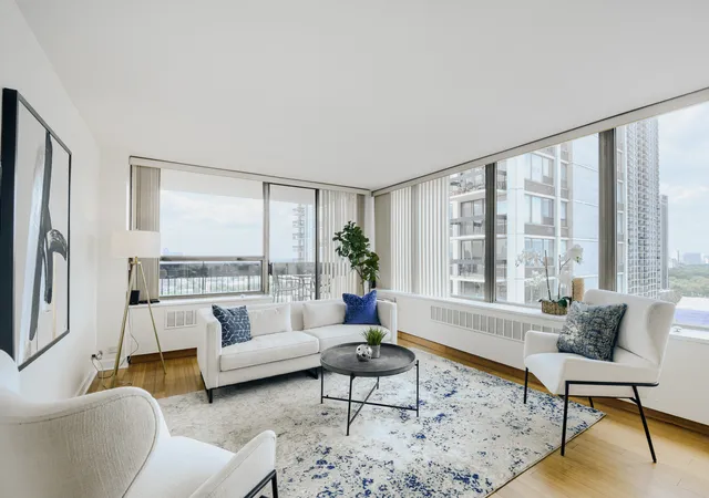4th image of 1455 N Sandburg Ter #2009, Chicago, IL 60610 | MLS# 12712810