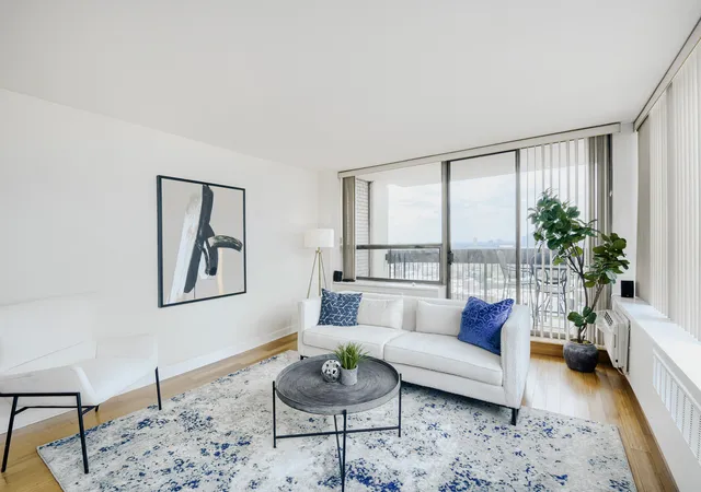 5th image of 1455 N Sandburg Ter #2009, Chicago, IL 60610 | MLS# 12712810