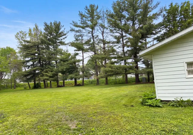 Photo 4 of Single family home for sale at 508 E Sigler St, Hebron, IN 46341 | MLS# 12712826 | Listing updated on 2026-09-22