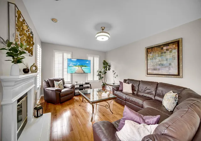 3rd image of 6 Yorkshire Ct, Algonquin, IL 60102 | MLS# 12712838