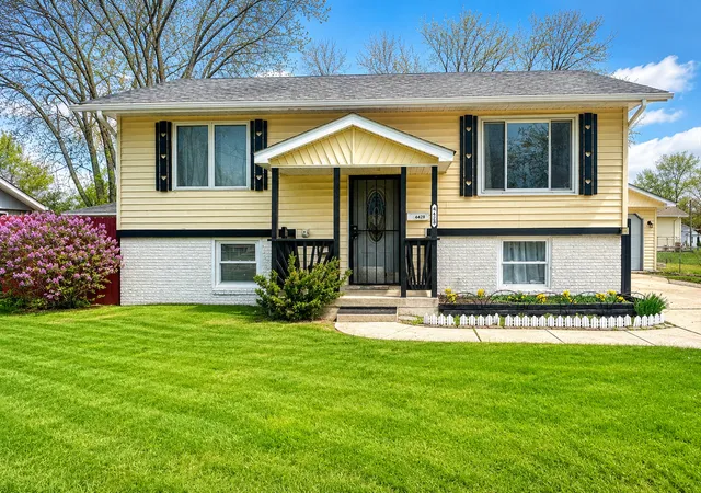 Photo 1 of Single family home for sale at 4428 Poplar Ave, Richton Park, IL 60471 | MLS# 12712993 | Listing updated on 2026-10-27