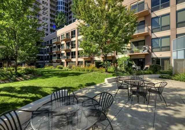 28th image of 807 Davis St #1211, Evanston, IL 60201 | MLS# 12713007