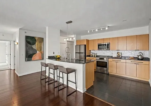 Photo 3 of Condo for sale at 807 Davis St #1211, Evanston, IL 60201 | MLS# 12713007 | Listing updated on 2026-09-14
