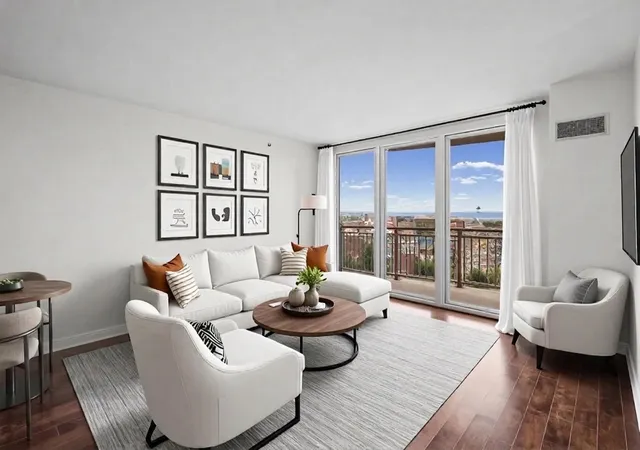 Photo 4 of Condo for sale at 807 Davis St #1211, Evanston, IL 60201 | MLS# 12713007 | Listing updated on 2026-09-14