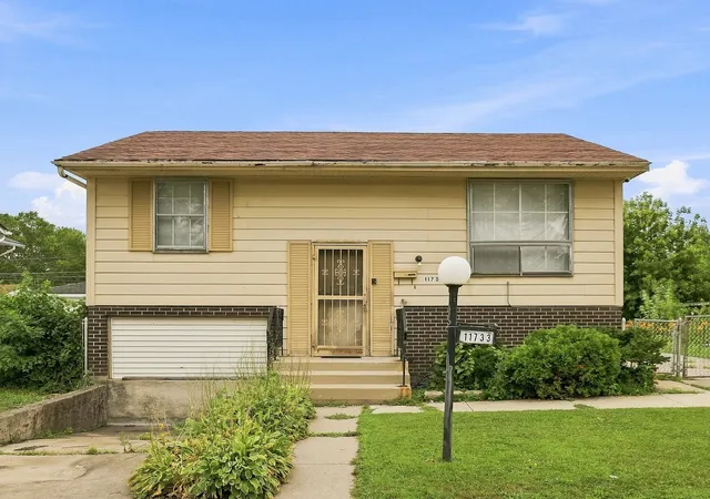 Photo 1 of Single family home for sale at 11733 S Elizabeth St, Chicago, IL 60643 | MLS# 12713049 | Listing updated on 2026-09-01