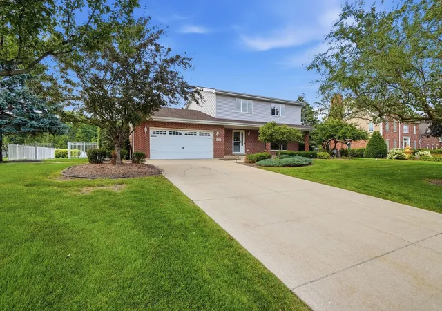 1st image of 1801 Pheasant Ln, New Lenox, IL 60451 | MLS# 12713061