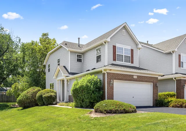 Townhouse for sale at 260 Ridge Rd, North Aurora, IL 60542 | MLS# 12713064
