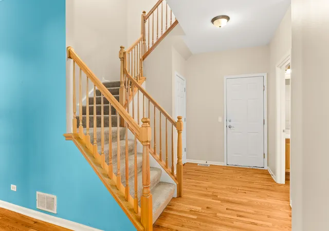 Photo 3 of Townhouse for sale at 260 Ridge Rd, North Aurora, IL 60542 | MLS# 12713064 | Listing updated on 2026-09-30