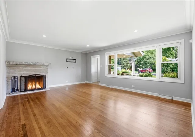 Photo 4 of Single family home for sale at 6 Meadowood Dr, Oak Brook, IL 60523 | MLS# 12713120 | Listing updated on 2026-09-13