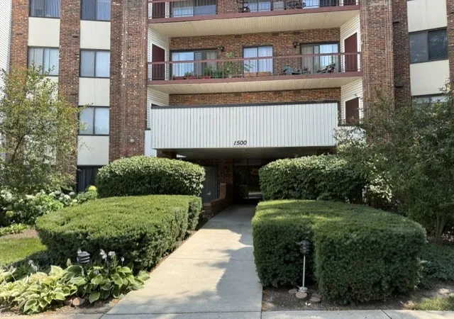Condo for sale at 1500 Harbour Dr #1S, Wheeling, IL 60090 | MLS# 12713191 | Listing updated on 2026-09-21