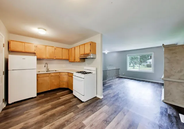 Photo 3 of Single family home for sale at 344 Bridgewood Dr, Antioch, IL 60002 | MLS# 12713211 | Listing updated on 2026-08-05