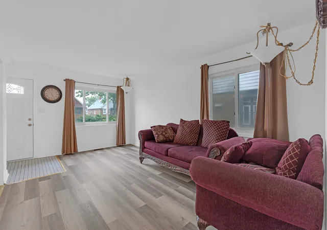 Photo 4 of Single family home for sale at 6031 S Merrimac Ave, Chicago, IL 60638 | MLS# 12713222 | Listing updated on 2026-10-15