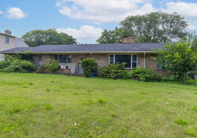 Photo 2 of Single family home for sale at 2808 E State St, Rockford, IL 61108 | MLS# 12713225 | Listing updated on 2026-10-29