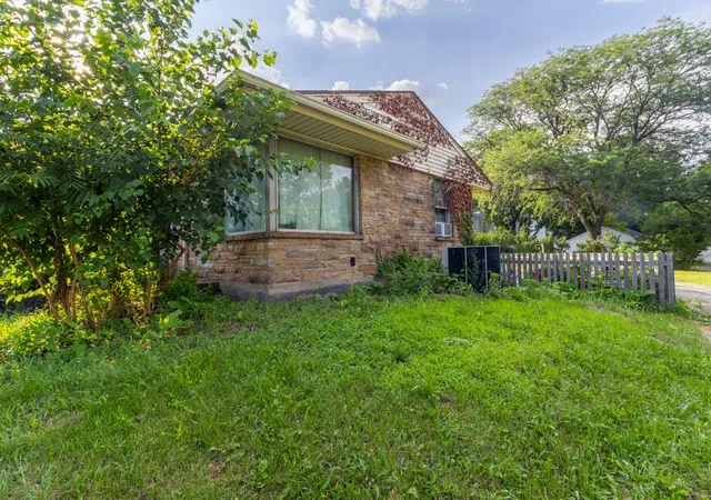 Photo 3 of Single family home for sale at 2808 E State St, Rockford, IL 61108 | MLS# 12713225 | Listing updated on 2026-10-29