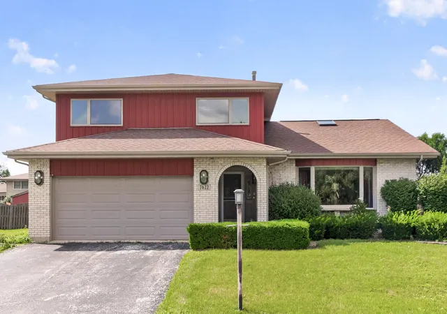 Photo 1 of Single family home for sale at 7622 W Lakeside Dr, Frankfort, IL 60423 | MLS# 12713250 | Listing updated on 2026-10-06