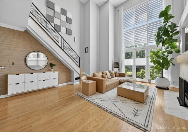 Photo 3 of Townhouse for sale at 2546 W Washington Blvd #2W, Chicago, IL 60612 | MLS# 12713258 | Listing updated on 2026-10-07