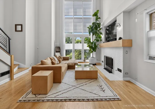 Photo 4 of Townhouse for sale at 2546 W Washington Blvd #2W, Chicago, IL 60612 | MLS# 12713258 | Listing updated on 2026-10-07
