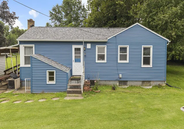 Photo 1 of Single family home for sale at 943 28th Avenue, Rock Island, IL 61201 | MLS# 12713294 | Listing updated on 2026-09-15