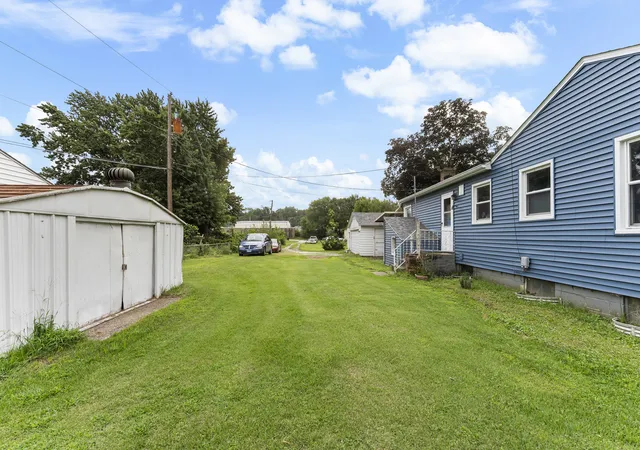 Photo 3 of Single family home for sale at 943 28th Avenue, Rock Island, IL 61201 | MLS# 12713294 | Listing updated on 2026-09-15