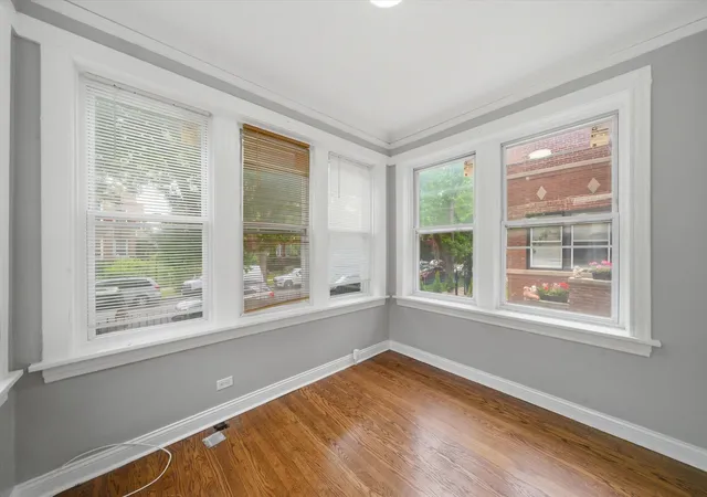 Listing Photo 4 - Condo for sale in building located at 4918 N Monticello Ave, Chicago, IL 60625