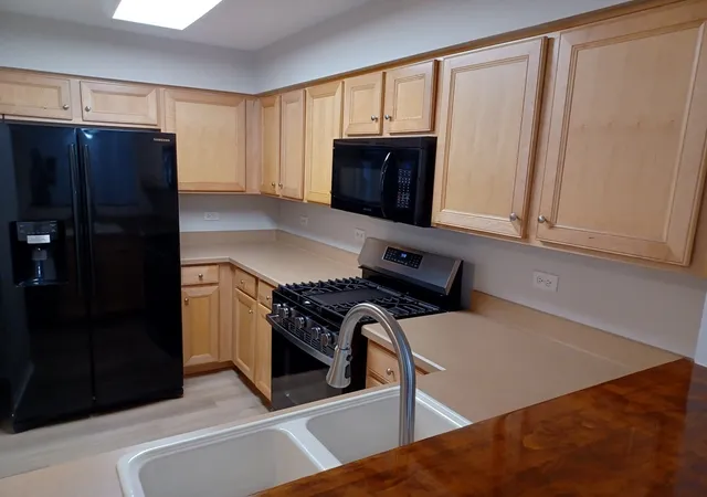 Photo 3 of Townhouse for sale at 14528 Thomas Jefferson Dr, Plainfield, IL 60544 | MLS# 12713379 | Listing updated on 2026-10-20