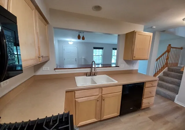 Photo 4 of Townhouse for sale at 14528 Thomas Jefferson Dr, Plainfield, IL 60544 | MLS# 12713379 | Listing updated on 2026-10-20