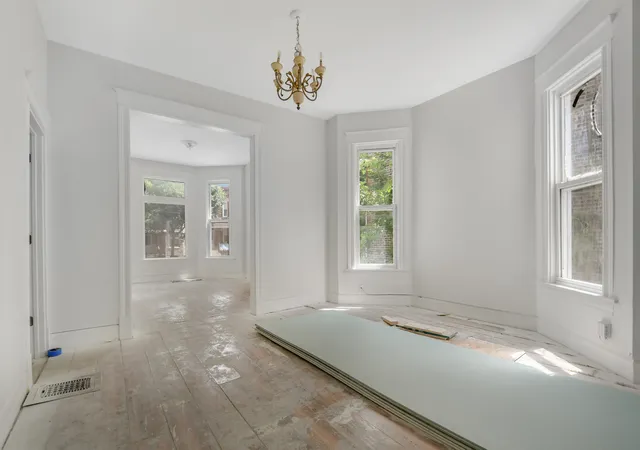 3rd image of 210 N Laramie Ave, Chicago, IL 60644 | MLS# 12713432