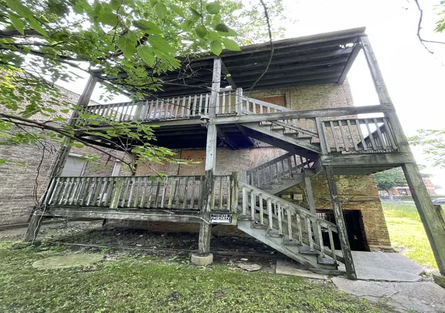 Listing Photo 2 - Condo for sale in building located at 6036 S Marshfield Ave, Chicago, IL 60636 - Unit #