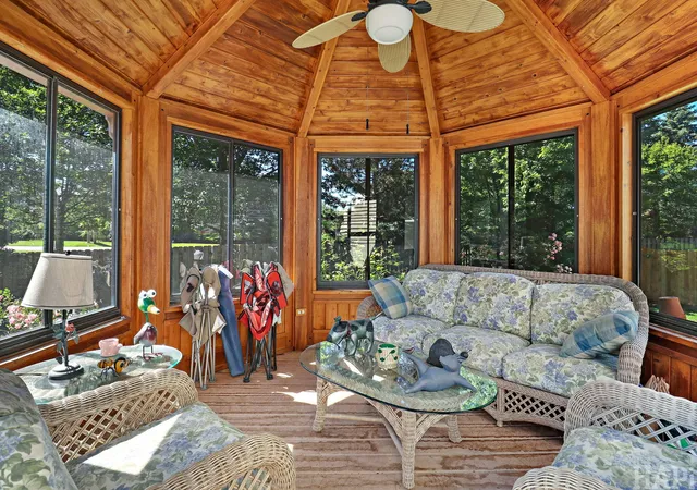 4th image of 2001 Sparrow Cir, Round Lake, IL 60073 | MLS# 12713481