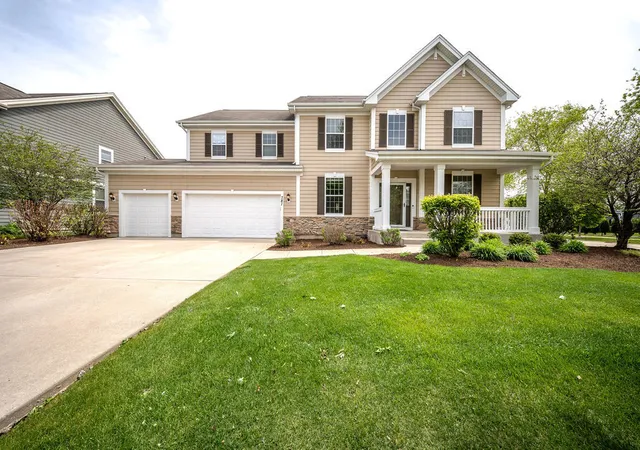 2nd image of 781 Richwood Ave, Elgin, IL 60124 | MLS# 12713587