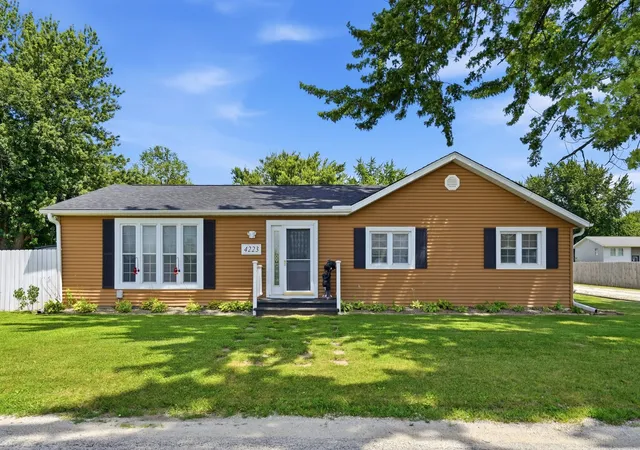 Photo 2 of Sale Pending at 4223 193rd Street N, Port Byron, IL 61275 | MLS# 12713605 | Listing updated on 2026-08-29