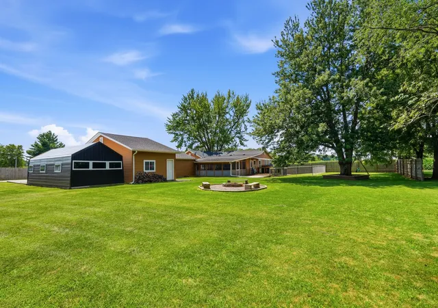 Photo 4 of Sale Pending at 4223 193rd Street N, Port Byron, IL 61275 | MLS# 12713605 | Listing updated on 2026-08-29