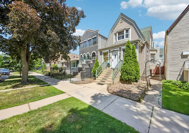 Photo 2 of Single family home for sale at 3819 N Kilpatrick Ave, Chicago, IL 60641 | MLS# 12713628 | Listing updated on 2026-09-13