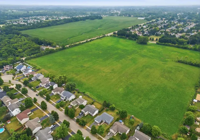 33rd image of 633 Indian Trail Rd, Antioch, IL 60002 | MLS# 12713759