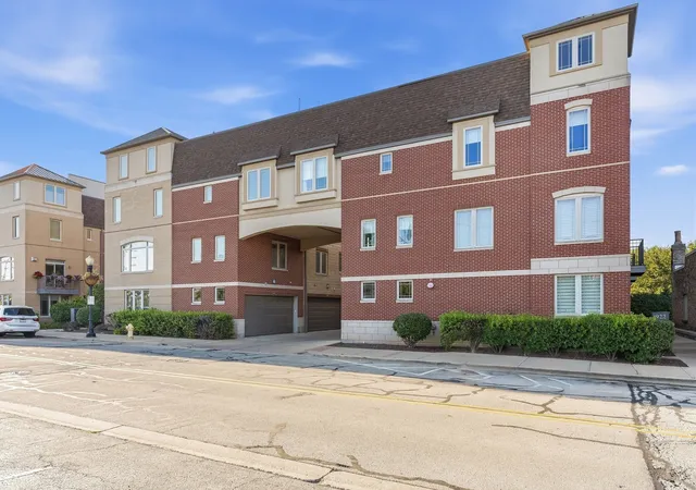 Photo 1 of Townhouse for sale at 922 Warren Ave #105, Downers Grove, IL 60515 | MLS# 12713773 | Listing updated on 2026-08-06