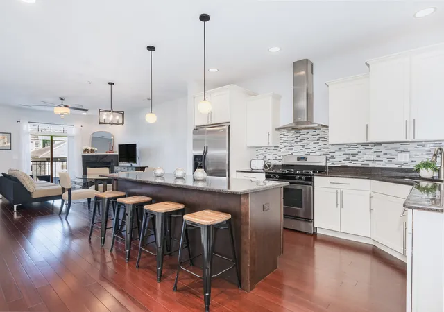 Photo 3 of Townhouse for sale at 922 Warren Ave #105, Downers Grove, IL 60515 | MLS# 12713773 | Listing updated on 2026-08-06