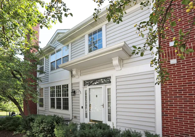 2nd image of 149 Fulbright Ln, Schaumburg, IL 60194 | MLS# 12713798