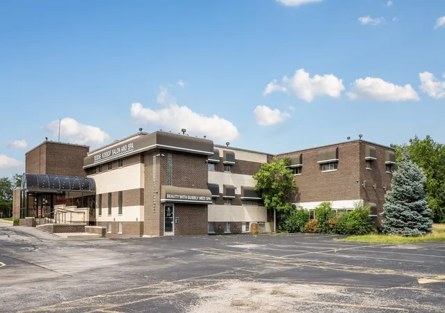 3rd image of 281 Waukegan Rd, Northfield, IL 60093 | MLS# 12713854