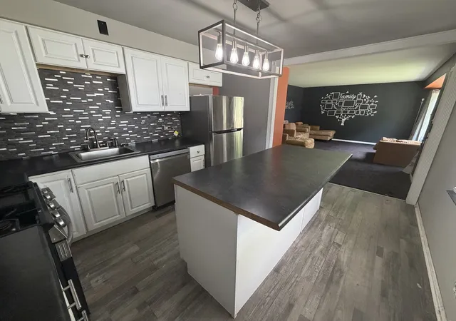Photo 4 of Single family home for sale at 834 W Strieff Ln, Glenwood, IL 60425 | MLS# 12713858 | Listing updated on 2026-09-09