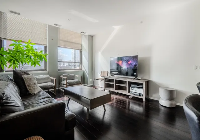 Photo 3 of Condo for sale at 780 S Federal St #906, Chicago, IL 60605 | MLS# 12713859 | Listing updated on 2026-09-06